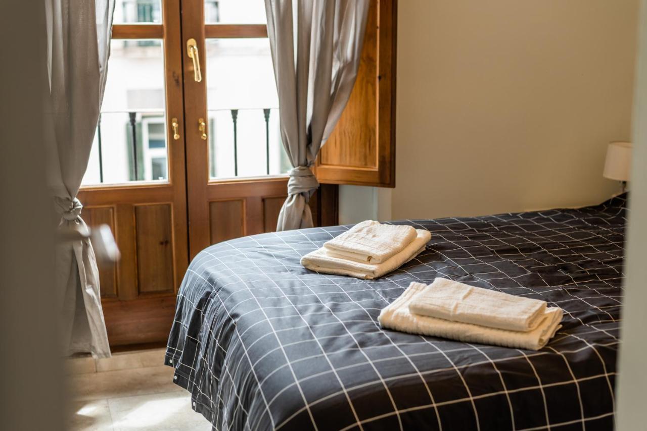 Tuguest Isabel La Catolica II Apartment Гранада Экстерьер фото