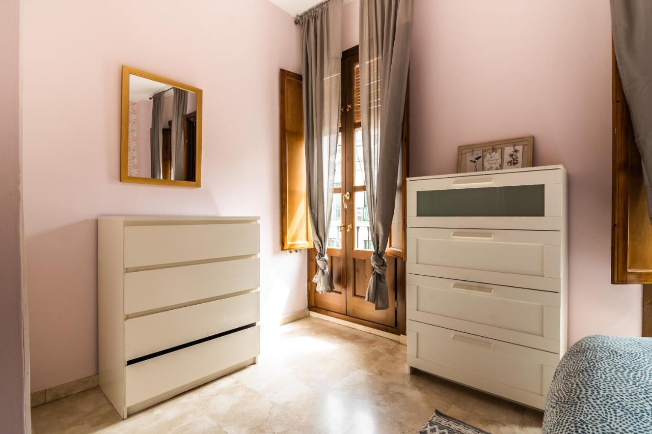 Tuguest Isabel La Catolica II Apartment Гранада Экстерьер фото